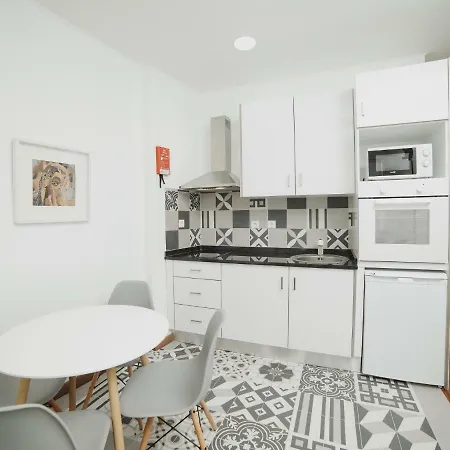 Guestready - Cyan Heaven Downtown Apt * Porto