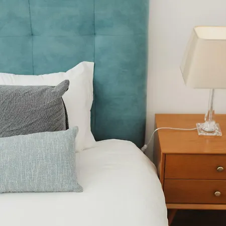 Guestready - Cyan Heaven Downtown Apt Porto
