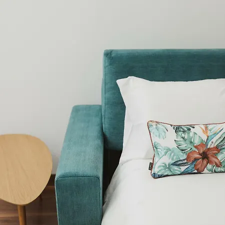 Guestready - Cyan Heaven Downtown Apt Porto